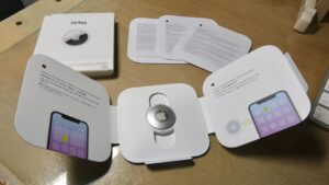 Top 5 AirTag Alternatives to Keep Track of Your Belongings - Tecuy